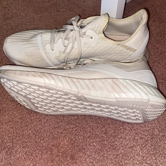 Reebok women’s sneaker size 10 - Picture 5 of 5